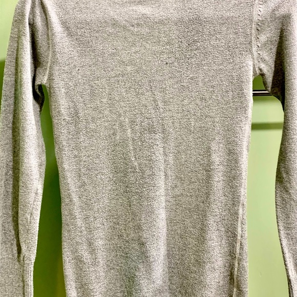 This size small made. By Aeropostale. It’s gray with hot pink trim on inside - Picture 5 of 10